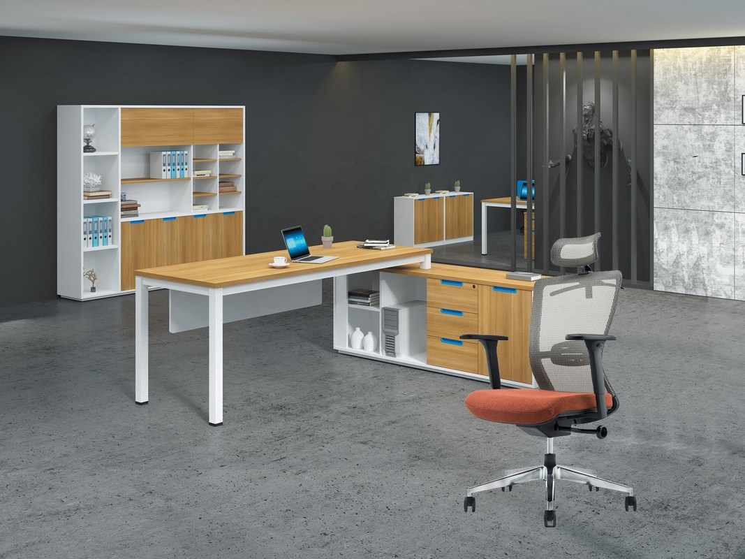 फ़ोशान ओईएम बिक्री लक्जरी हाई बैक स्विवेल एग्जीक्यूटिव मेश ऑफिस चेयर मेल पैकिंग के साथ