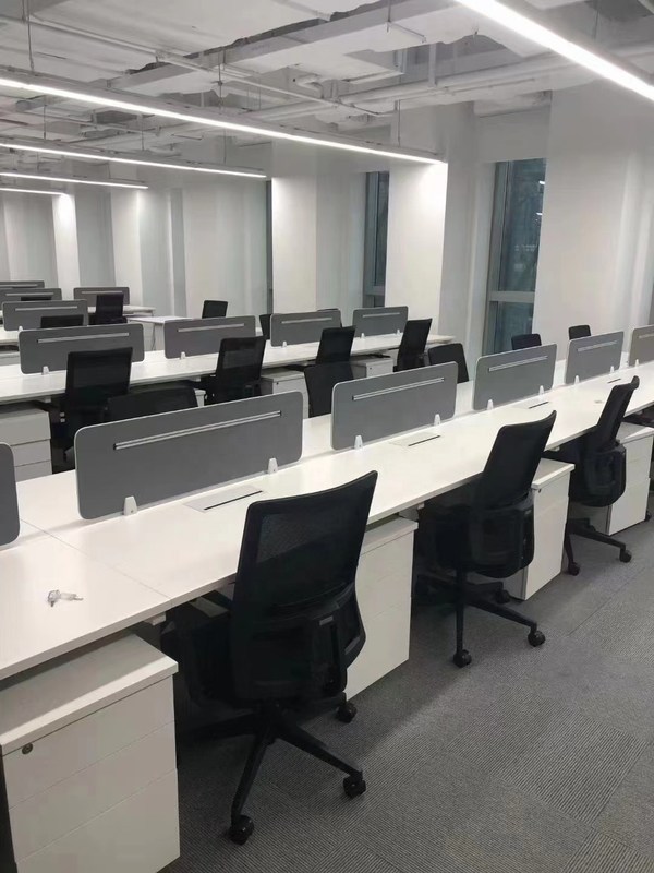 एडजस्टेबल हाइट मेश बैक स्विवेल ऑफिस चेयर, लम्बर सपोर्ट और आधुनिक शैली के साथ