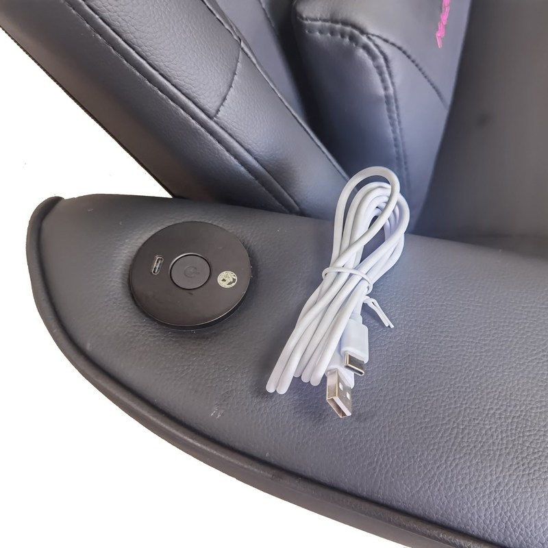 रेसिंग स्टाइल PU लेदर में कप होल्डर और ब्लूटूथ स्पीकर के साथ ऑफिस गेमिंग चेयर